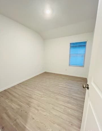 10419  Beachball Bend, San Antonio, TX 78109 — photo 8