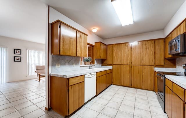 11642  Open Meadow St, San Antonio, TX 78230 — photo 8