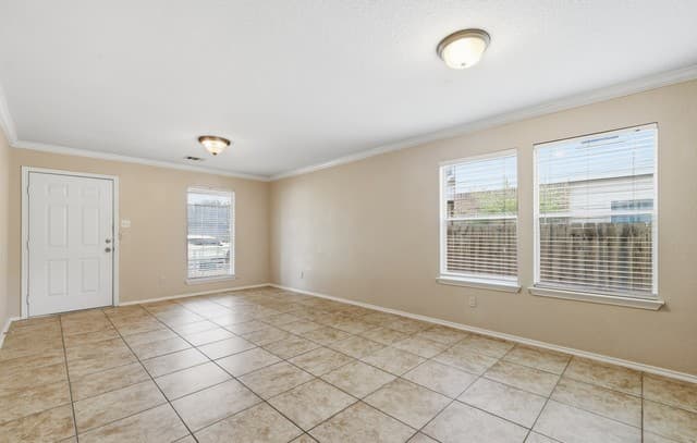 10202  Roseangel Ln, Helotes, TX 78023 — photo 2