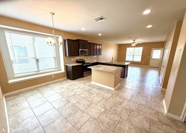 7126  Polo Downs, San Antonio, TX 78218 — photo 4