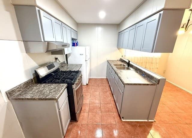 1820 W Southcross Blvd, San Antonio, TX 78211 — photo 12