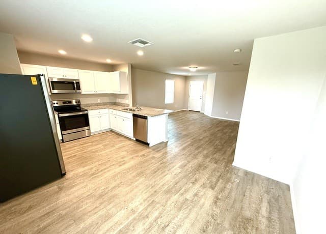 7614  Crestway Ridge, San Antonio, TX 78244 — photo 5