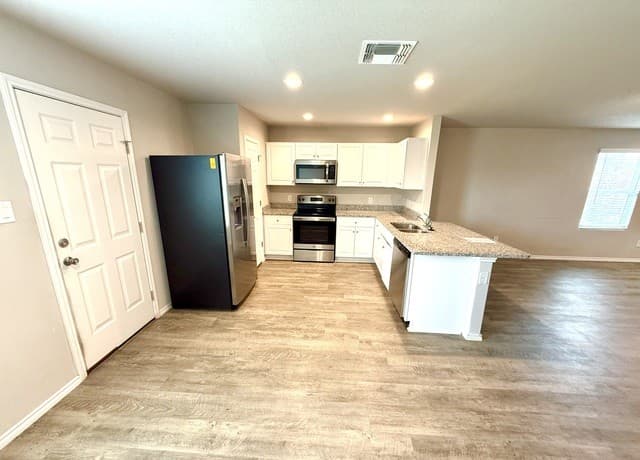 7614  Crestway Ridge, San Antonio, TX 78244 — photo 6