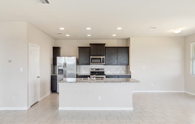 2185  Keystone Dr, New Braunfels, TX 78130 — photo 10