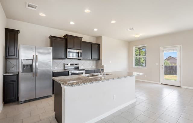2185  Keystone Dr, New Braunfels, TX 78130 — photo 12