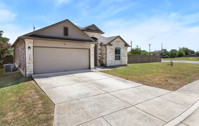 2185  Keystone Dr, New Braunfels, TX 78130 — photo 2