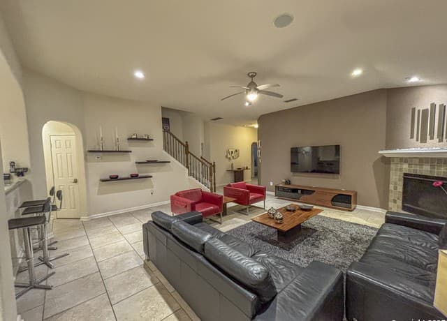 25010  Buttermilk Ln, San Antonio, TX 78255 — photo 10