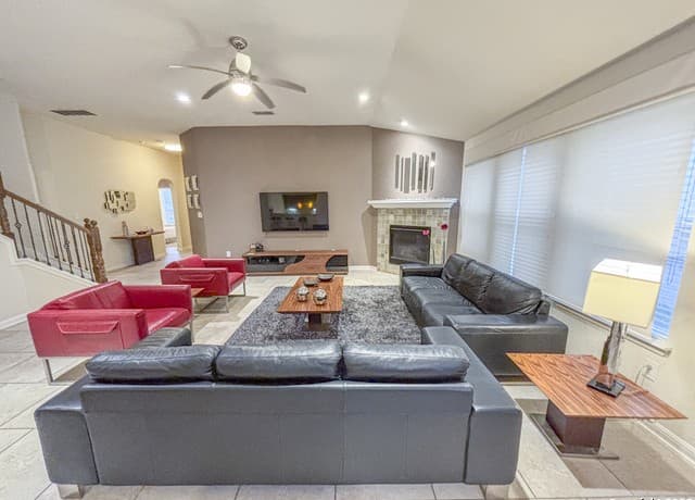 25010  Buttermilk Ln, San Antonio, TX 78255 — photo 11