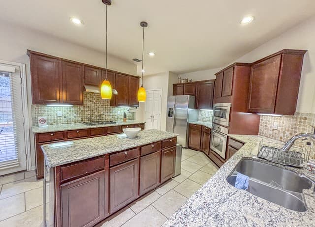 25010  Buttermilk Ln, San Antonio, TX 78255 — photo 16