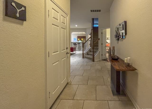 25010  Buttermilk Ln, San Antonio, TX 78255 — photo 3