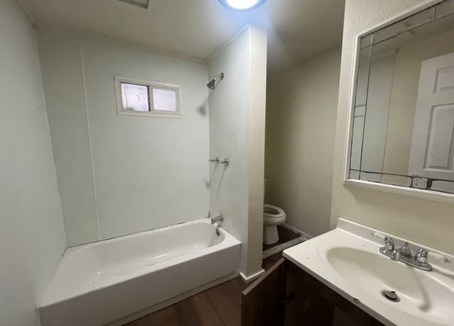 1730 W Poplar, San Antonio, TX 78207 — photo 15