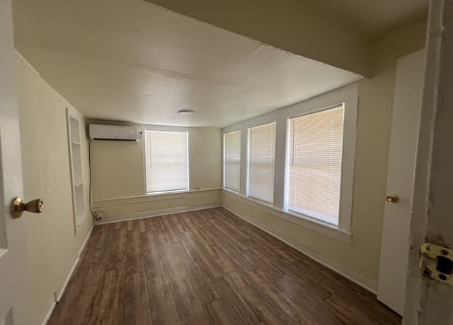 1730 W Poplar, San Antonio, TX 78207 — photo 17