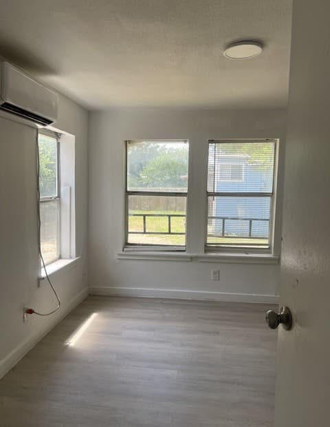 1730 W Poplar, San Antonio, TX 78207 — photo 25