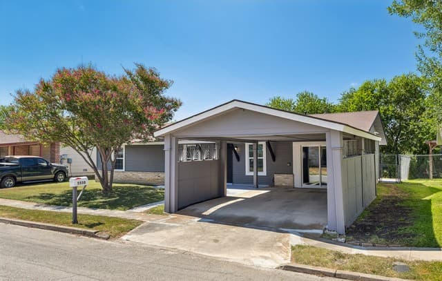 5530  Prairie Flower, San Antonio, TX 78242 — photo 2
