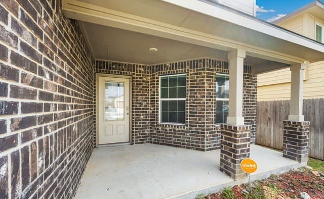 6638  Kingsley Edge, San Antonio, TX 78252 — photo 2