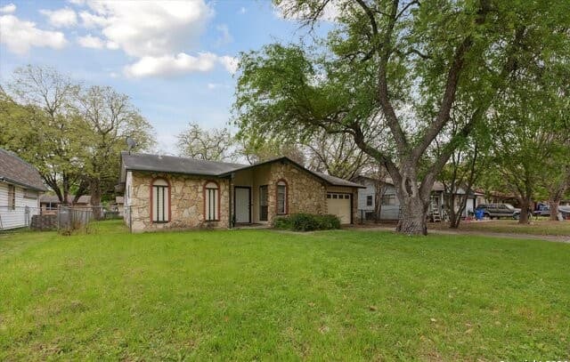 312  Lori Lynn Dr, Schertz, TX 78154 — photo 2