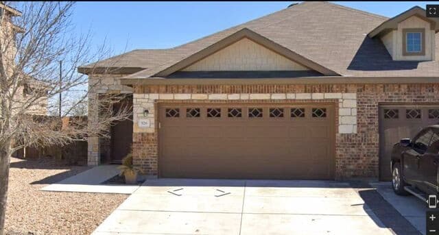 526  Creekside Circle