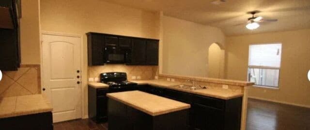 526  Creekside Circle, New Braunfels, TX 78130 — photo 4