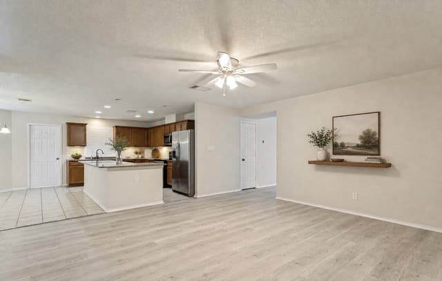 21015  Bristol Edge, San Antonio, TX 78259 — photo 6