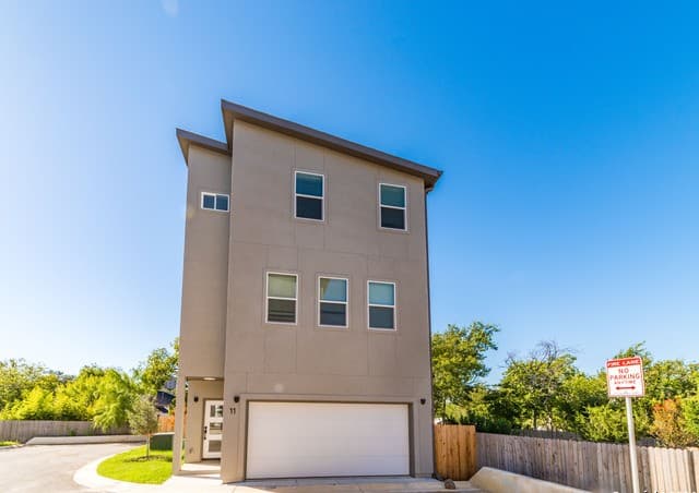 1618 W Lawndale Dr Unit 11