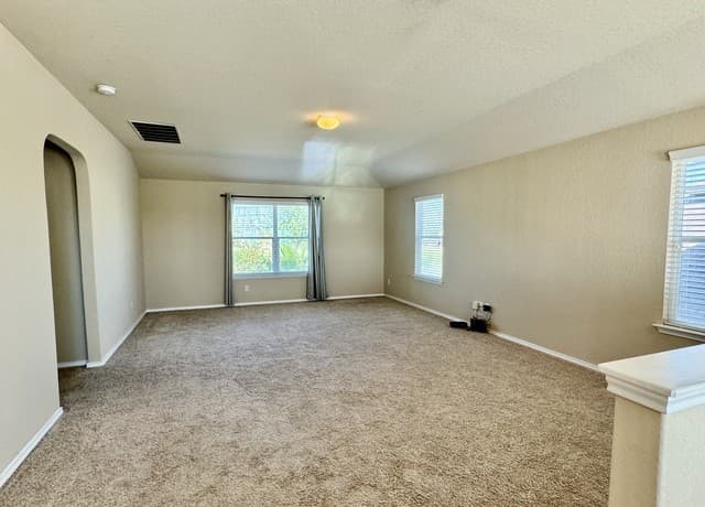 1607  Tree Run, San Antonio, TX 78245 — photo 5