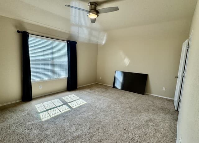 1607  Tree Run, San Antonio, TX 78245 — photo 6