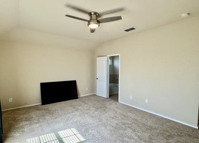 1607  Tree Run, San Antonio, TX 78245 — photo 7