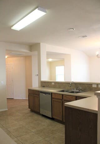 9518  Ascending, Converse, TX 78109 — photo 4