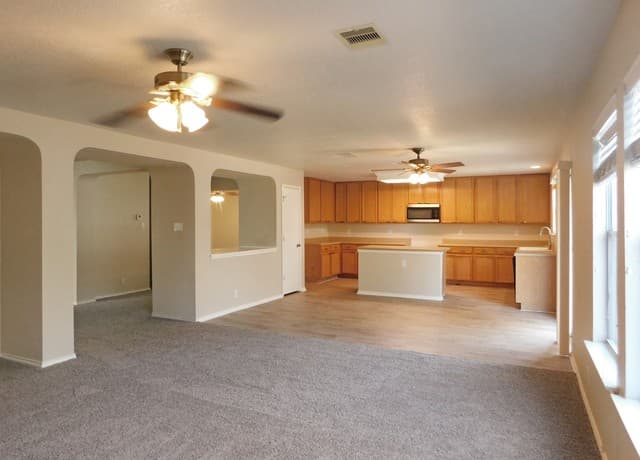 802  Butler Pt, San Antonio, TX 78251 — photo 5