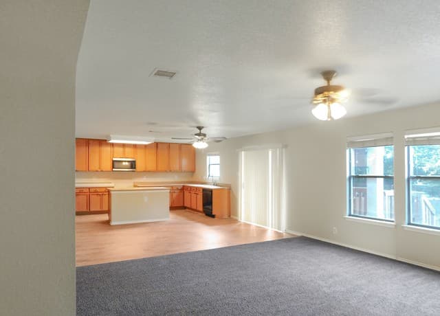 802  Butler Pt, San Antonio, TX 78251 — photo 6