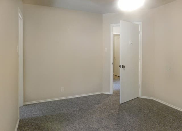 802  Butler Pt, San Antonio, TX 78251 — photo 8