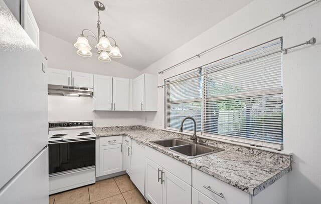 7713  Narrow Pass, Live Oak, TX 78233 — photo 11