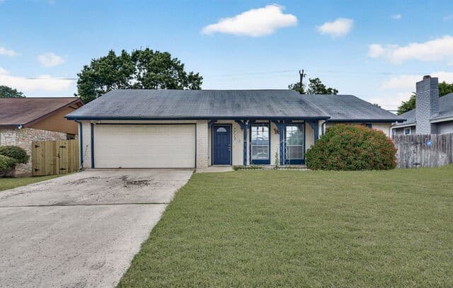 7713  Narrow Pass, Live Oak, TX 78233 — photo 2
