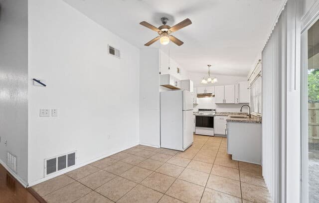 7713  Narrow Pass, Live Oak, TX 78233 — photo 8