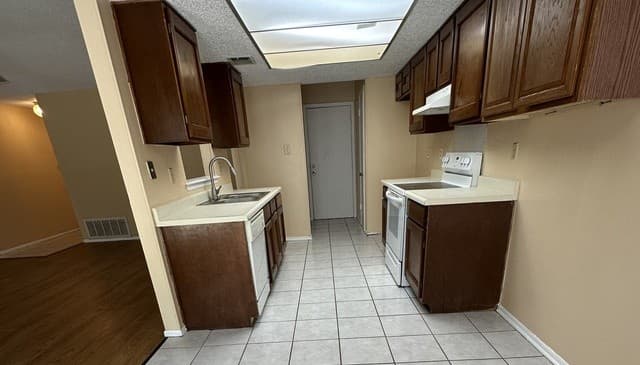 4623  Misty Run, San Antonio, TX 78217 — photo 5