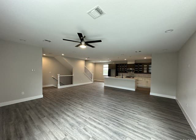 1618 W Lawndale Dr Unit 8, San Antonio, TX 78209 — photo 2