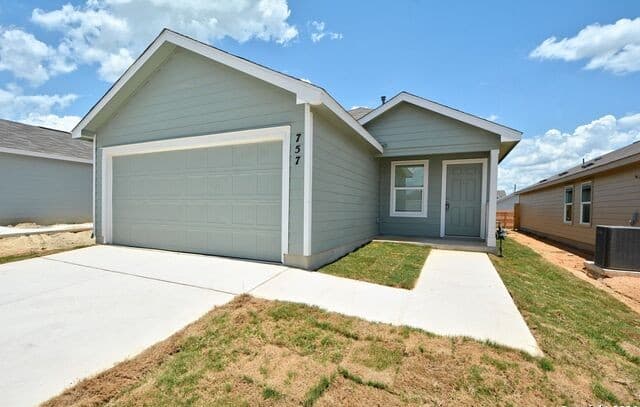 757  Tulsa Trl, New Braunfels, TX 78132 — photo 2