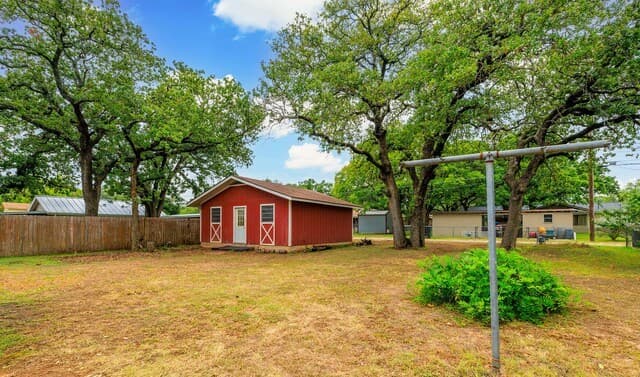 606 S Columbus Street, Fredericksburg, TX 78624 — photo 18