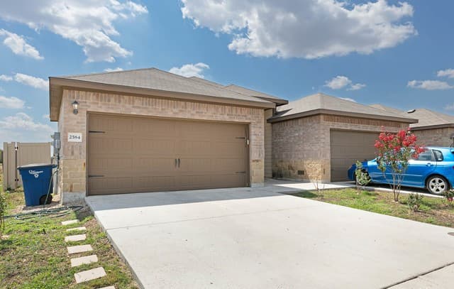 2584 Pahmeyer Rd
