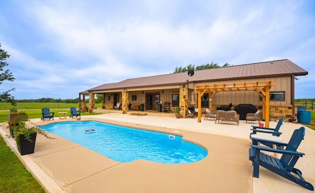 366  County Road 2543, Moore, TX 78057 — photo 4
