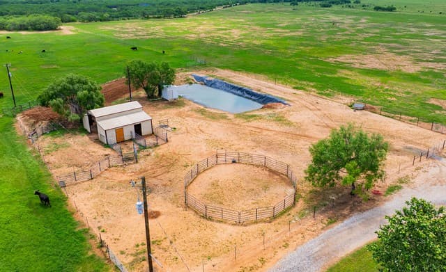 366  County Road 2543, Moore, TX 78057 — photo 7
