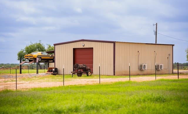 366  County Road 2543, Moore, TX 78057 — photo 8