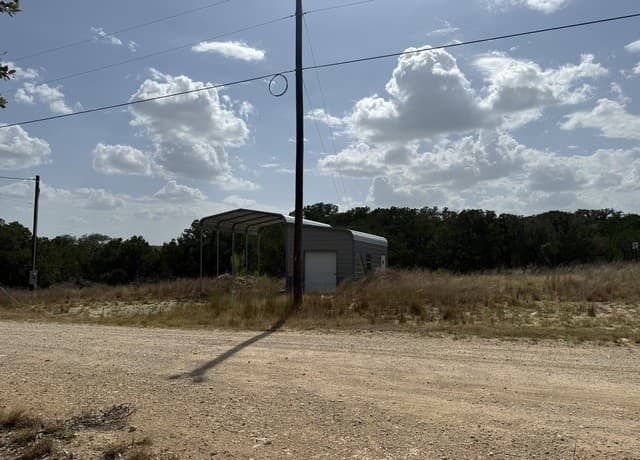 1109  Lakeshore, Bandera, TX 78003 — photo 3