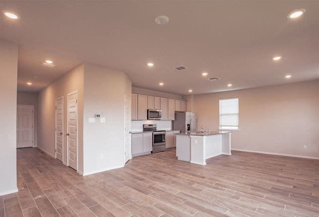 3258  Rancho Grande, San Antonio, TX 78224 — photo 4