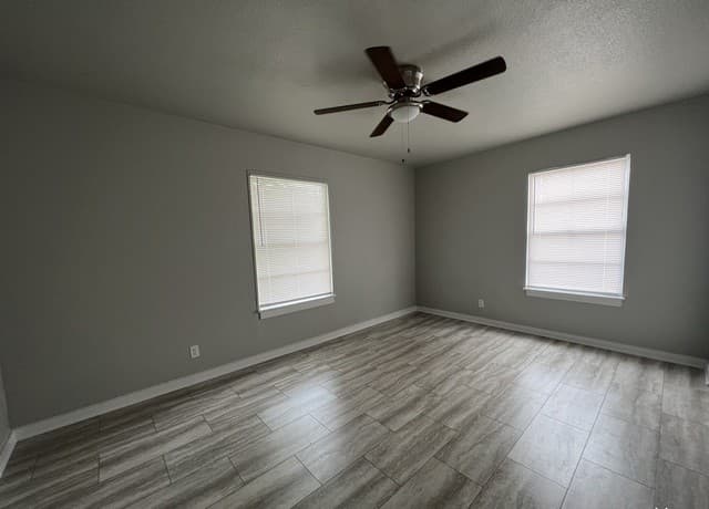 1130  Shadwell Dr, San Antonio, TX 78228 — photo 6