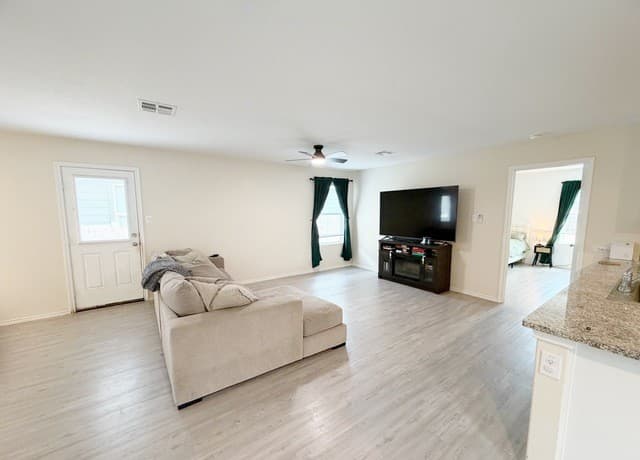 8935  Astral Pl, San Antonio, TX 78252 — photo 11
