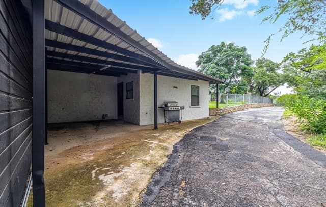 21875 Scenic Loop Rd