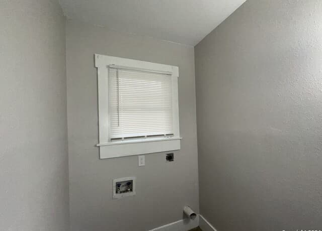 1320  Monterey, San Antonio, TX 78207 — photo 8