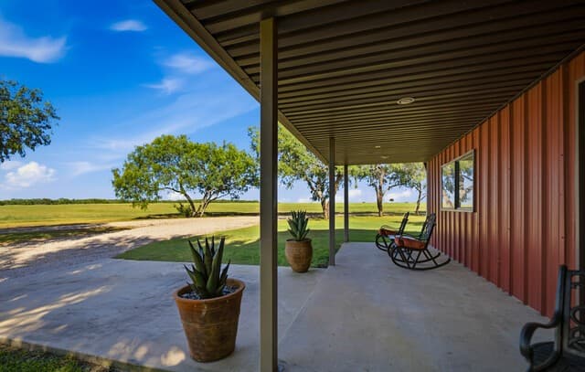 106  County Road 253, Poth, TX 78147 — photo 11