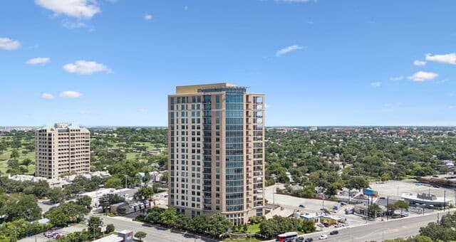 4242 Broadway Unit APT 1704
